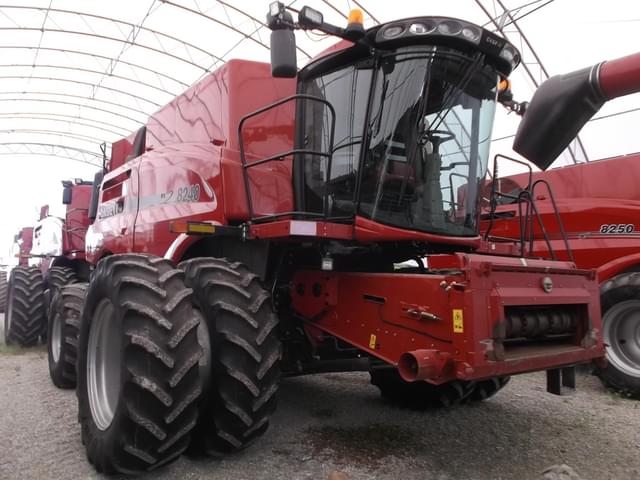 Image of Case IH 8240 equipment image 2