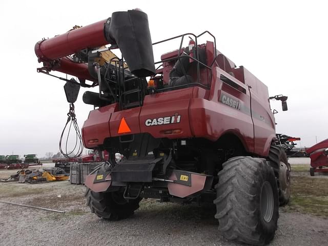 Image of Case IH 8240 equipment image 4