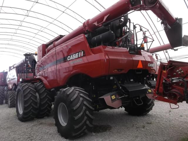Image of Case IH 8240 equipment image 4