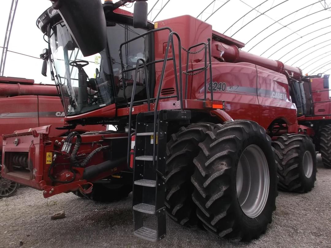 Image of Case IH 8240 Primary image