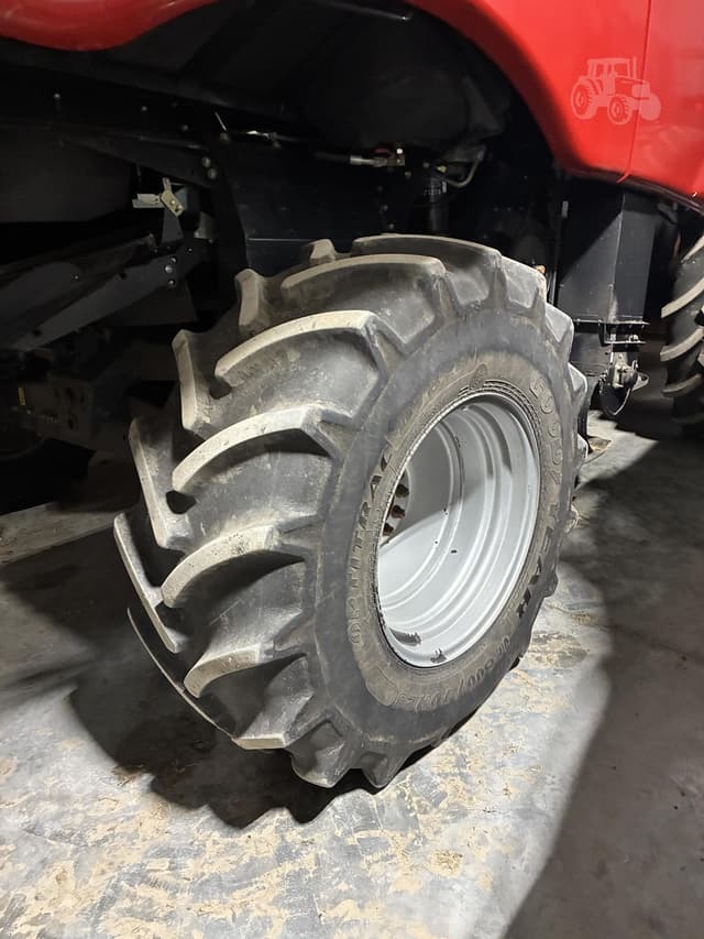 Image of Case IH 8240 equipment image 2