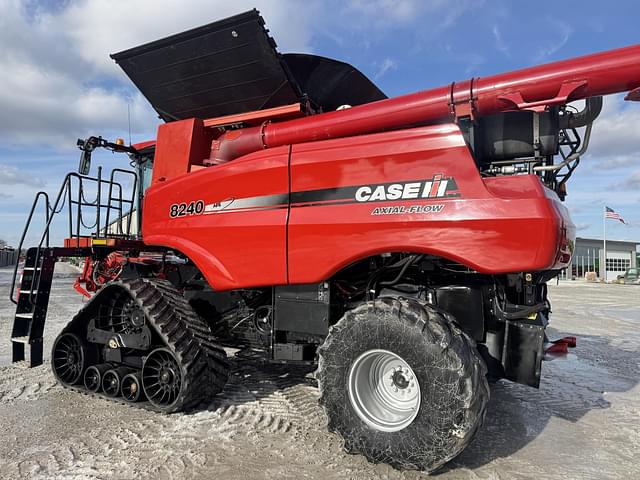 Image of Case IH 8240 equipment image 4