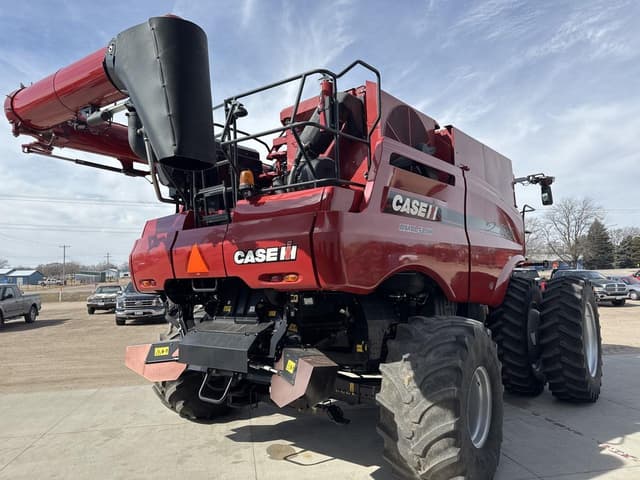 Image of Case IH 8240 equipment image 4