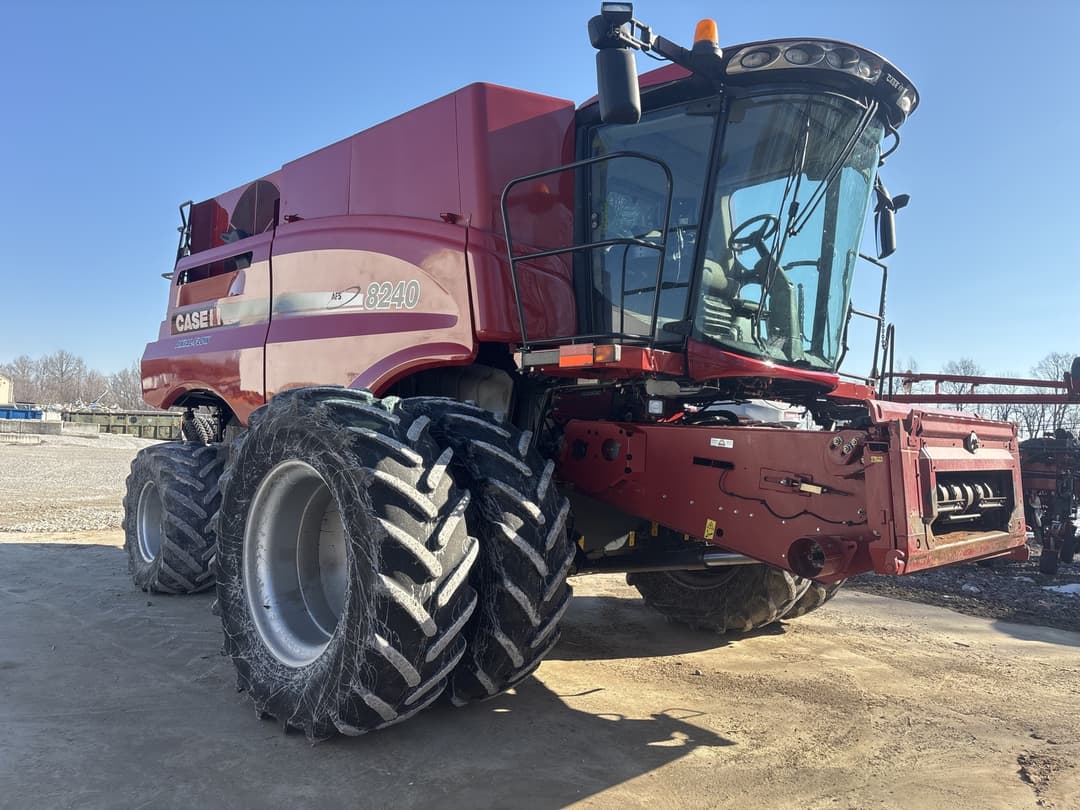 Image of Case IH 8240 Primary image