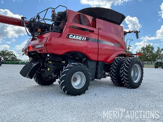 Image of Case IH 8240 equipment image 2