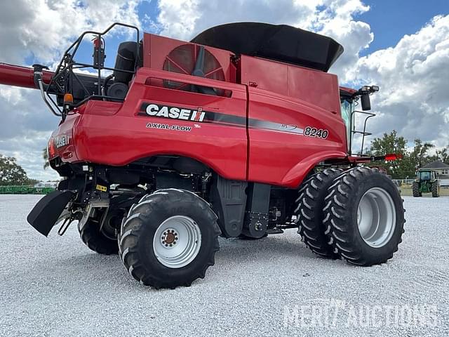 Image of Case IH 8240 equipment image 4