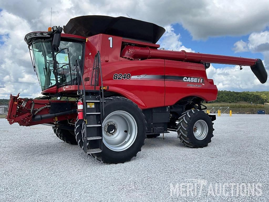 Image of Case IH 8240 Primary image