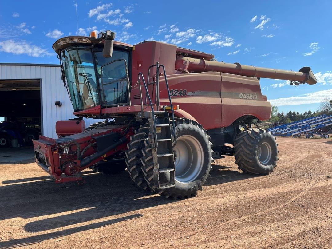 Image of Case IH 8240 Primary image