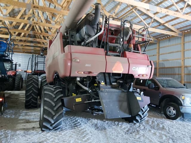 Image of Case IH 8240 equipment image 2