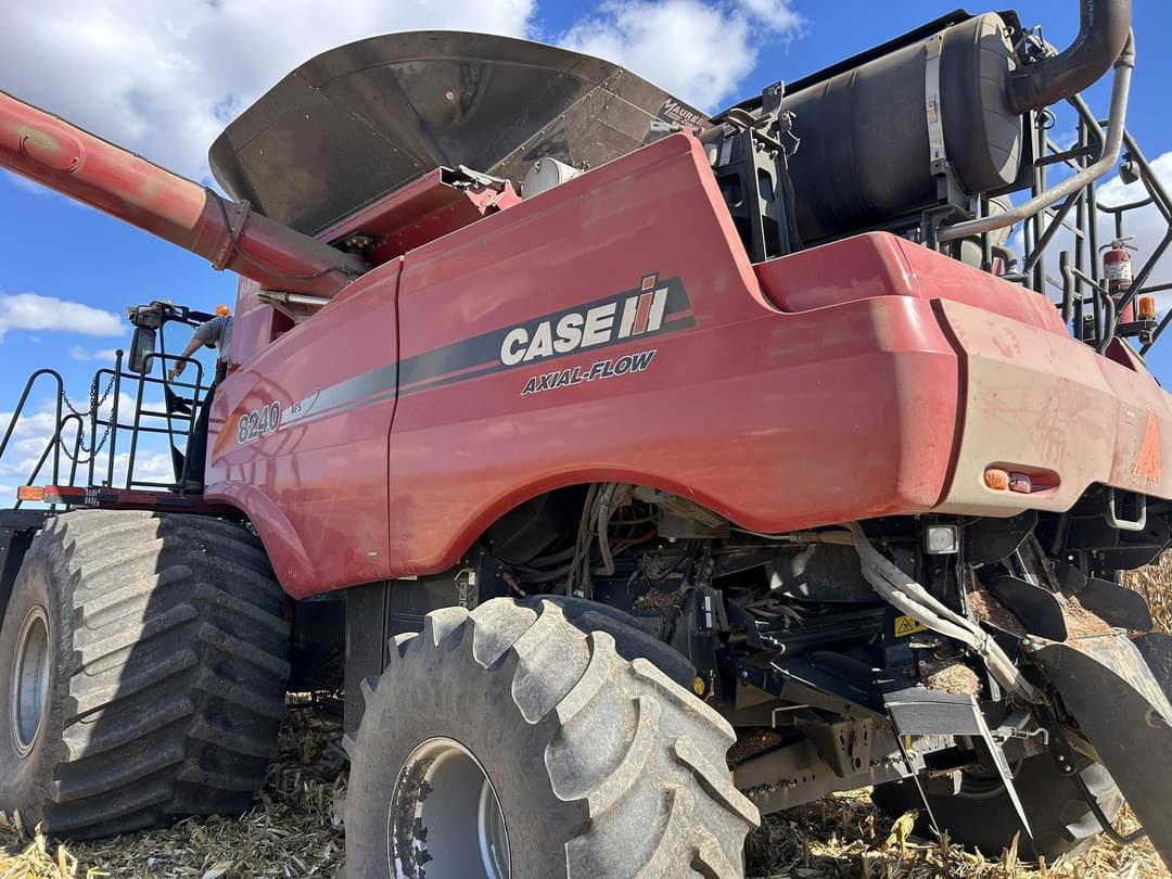 Image of Case IH 8240 Primary image