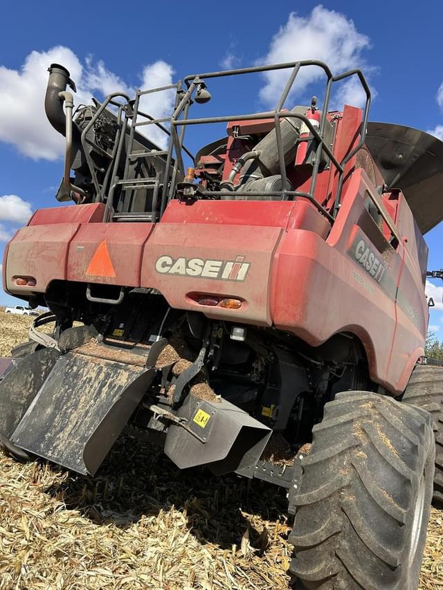 Image of Case IH 8240 equipment image 2