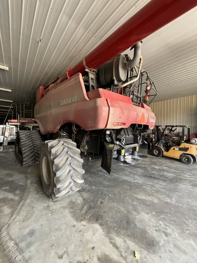 Image of Case IH 8240 equipment image 4