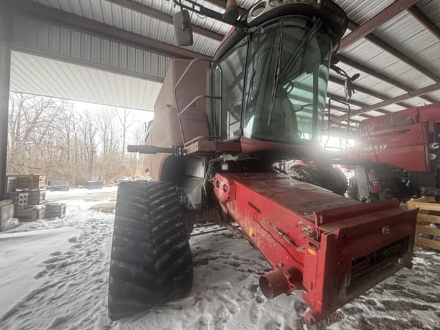 Image of Case IH 8240 equipment image 2