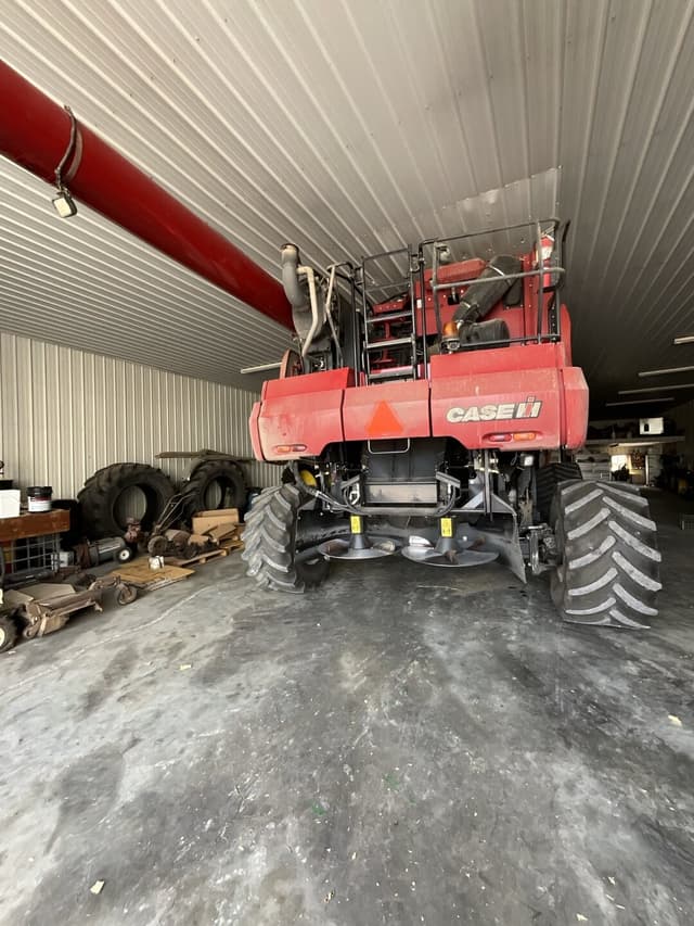 Image of Case IH 8240 equipment image 3