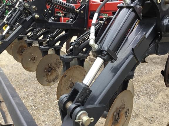 Image of Case IH Ecolo-Tiger 875 equipment image 2