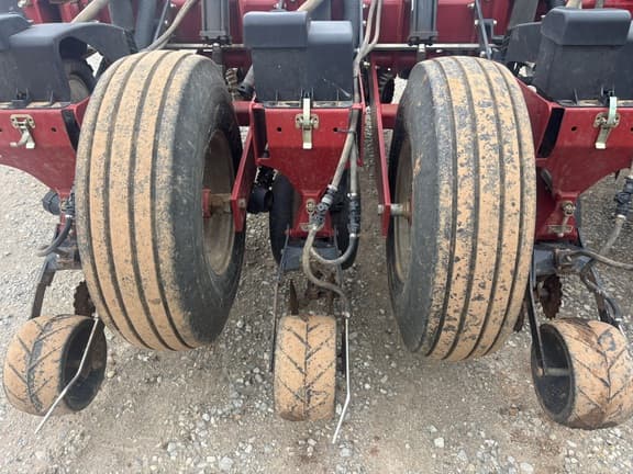 Image of Case IH 1255 equipment image 3