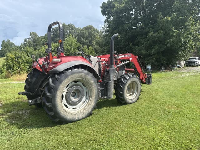 Image of Case IH Farmall 110C equipment image 2