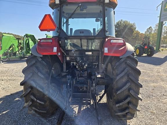 Image of Case IH Farmall 115C equipment image 3