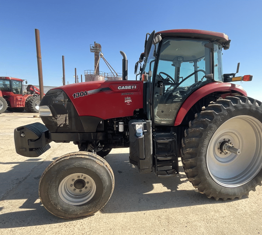Main image Case IH Farmall 130A