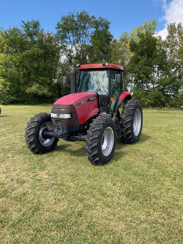 Image of Case IH Farmall 140A equipment image 2