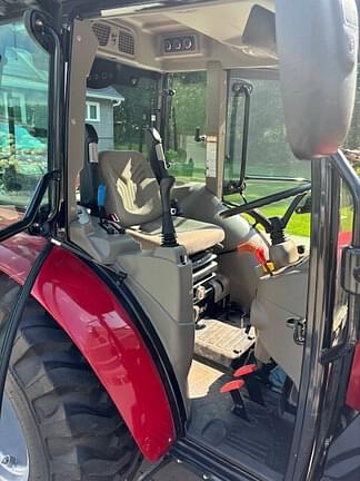 Image of Case IH Farmall 35C equipment image 2