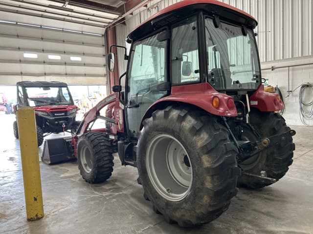 Image of Case IH Farmall 50C equipment image 4