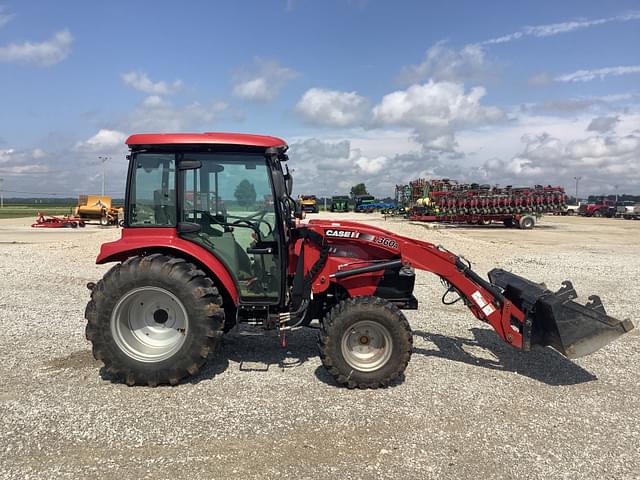 Image of Case IH Farmall 50C equipment image 1