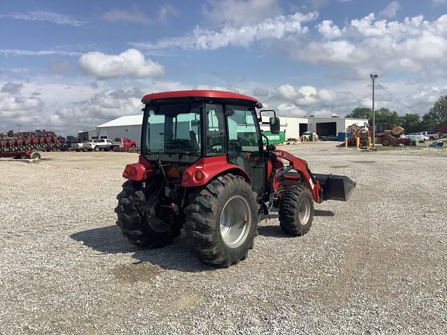 Image of Case IH Farmall 50C equipment image 2