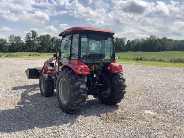 Image of Case IH Farmall 50C equipment image 4