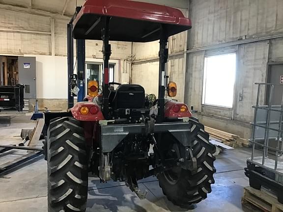 Image of Case IH Farmall 50C equipment image 2