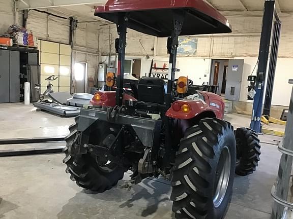 Image of Case IH Farmall 50C equipment image 3