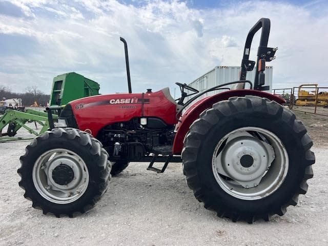 Image of Case IH Farmall 65A equipment image 2
