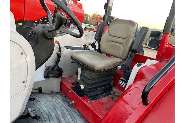 Image of Case IH Farmall 75C equipment image 3