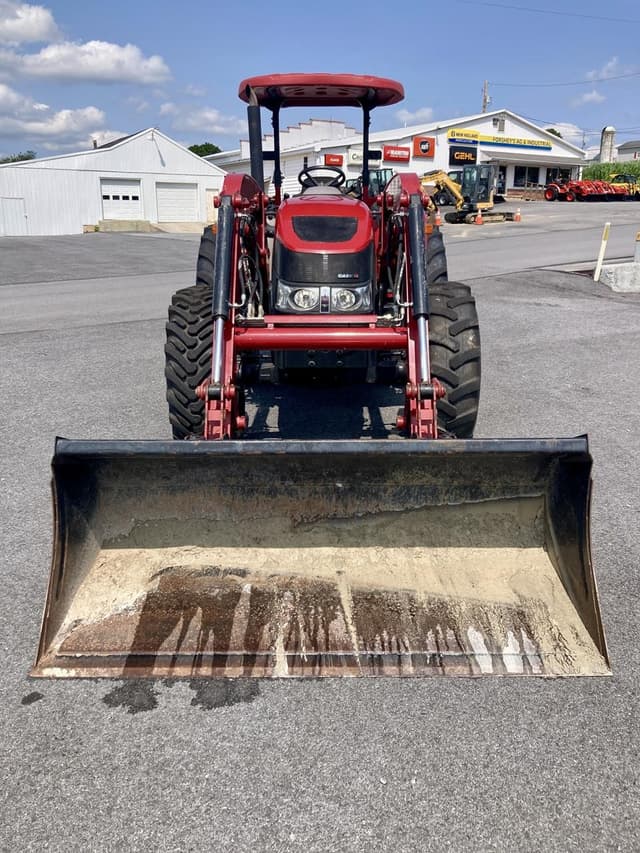 Image of Case IH Farmall 85C equipment image 1