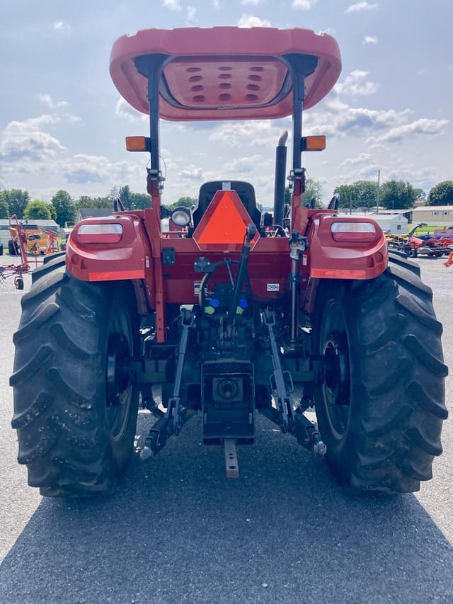 Image of Case IH Farmall 85C equipment image 4