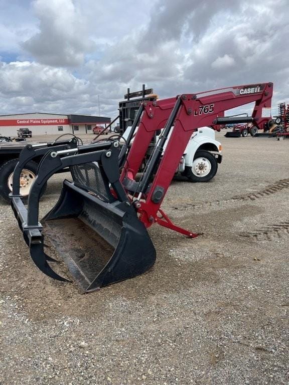 2015 Case IH L765 Equipment Image0