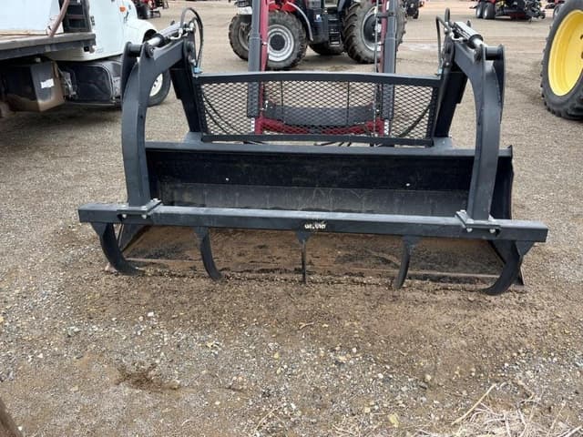 Image of Case IH L765 equipment image 2