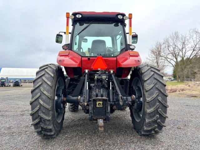 Image of Case IH Magnum 180 equipment image 4