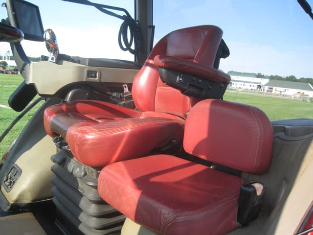 Image of Case IH Magnum 280 equipment image 2