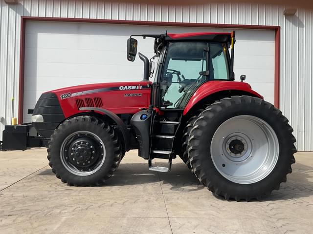 Image of Case IH Magnum 180 equipment image 2