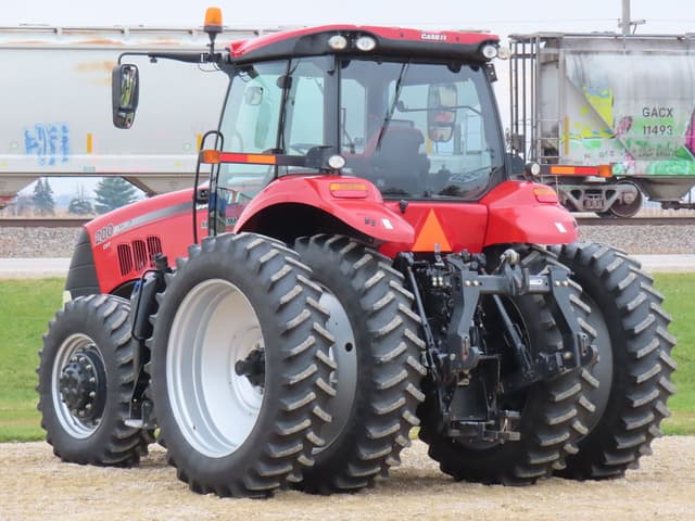 Image of Case IH Magnum 200 equipment image 4