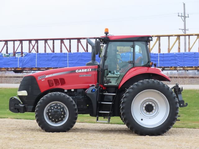 Image of Case IH Magnum 200 equipment image 2