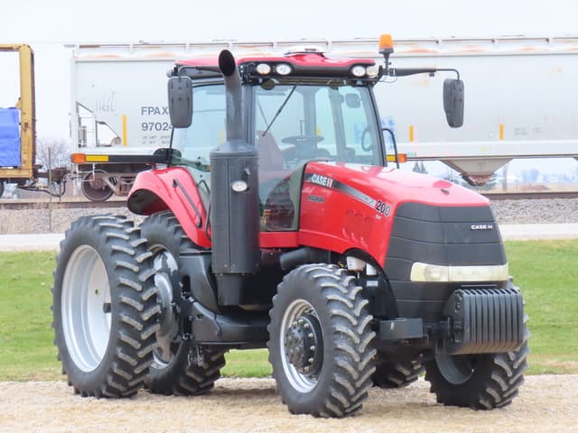 Image of Case IH Magnum 200 equipment image 1
