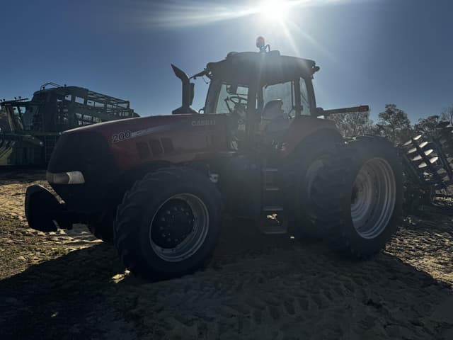 Image of Case IH Magnum 200 equipment image 2