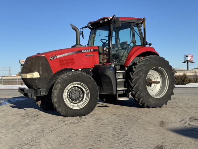 Image of Case IH Magnum 220 equipment image 2