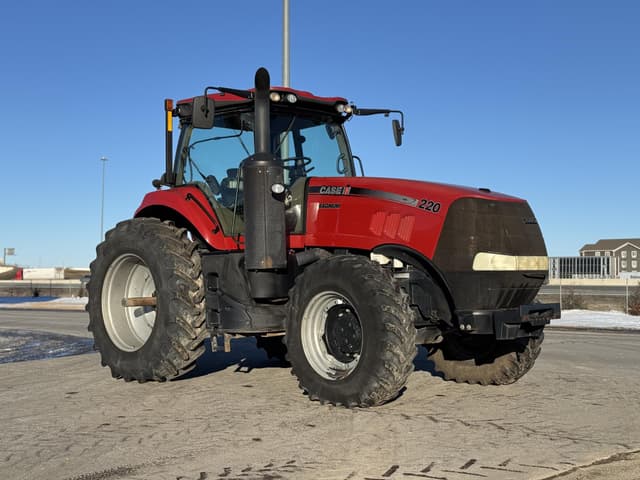 Image of Case IH Magnum 220 equipment image 4