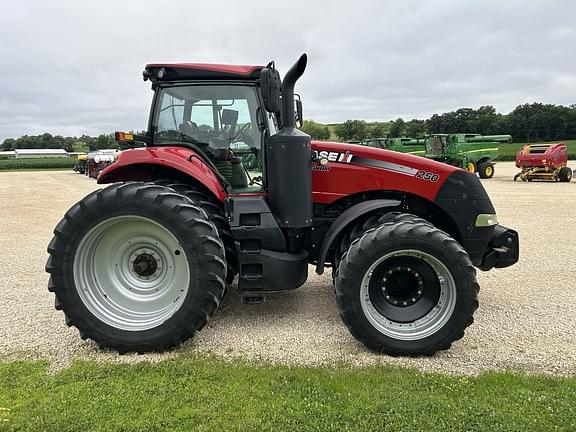 Image of Case IH Magnum 250 equipment image 4