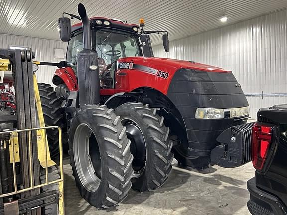 Image of Case IH Magnum 250 equipment image 4