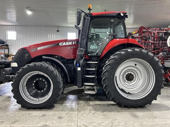 Image of Case IH Magnum 250 equipment image 1