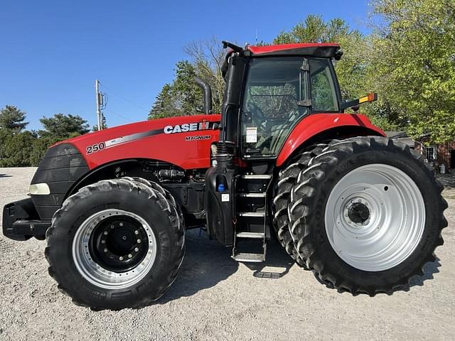 Image of Case IH Magnum 250 equipment image 2